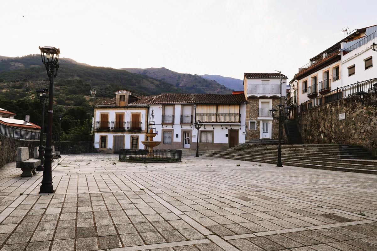 Plaza de los Morales Casas del Monte