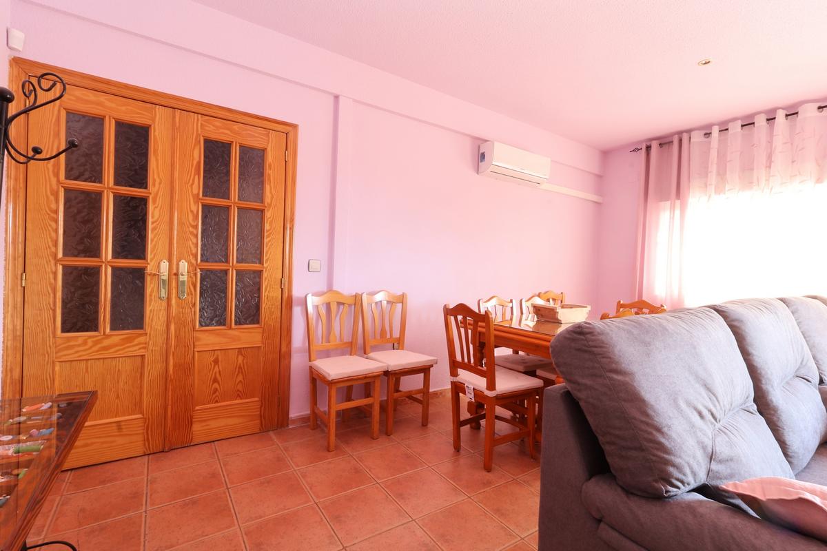 Zona comedor salón casa rural La Morada de Corbiche